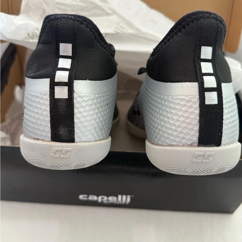 Capelli Sport Indoor Soccer Cleats. Black and Silver Men's Size 7.5